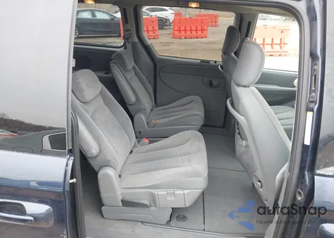 2005 Dodge Grand Caravan Sxt z USA, uszkodzony, nr VIN 2D4GP44L05R497122